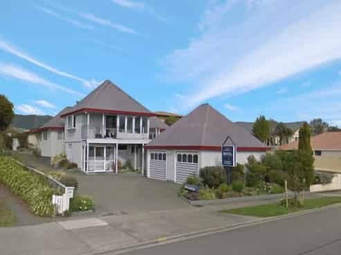 69 Golf Road, Tahunanui