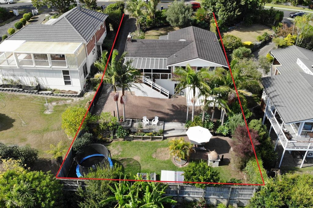 Property value 33 Mayfair Crescent, Mairangi Bay realestate.co.nz