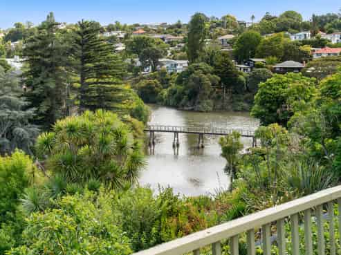 8 Macpherson Street, Meadowbank