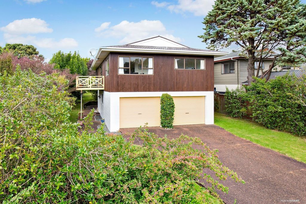 Property value 5 Forsythe Place, Massey realestate.co.nz