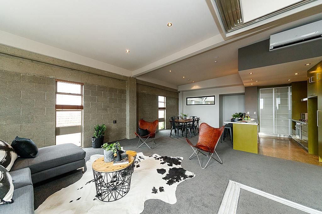 Penthouse Living! 4
