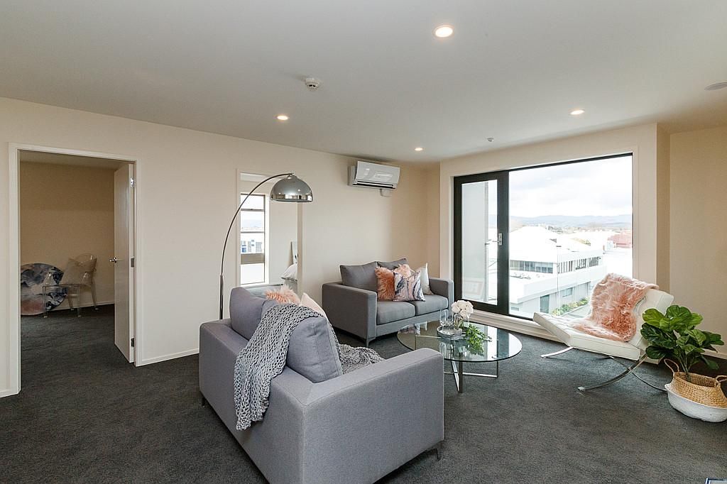 Penthouse Living! 4