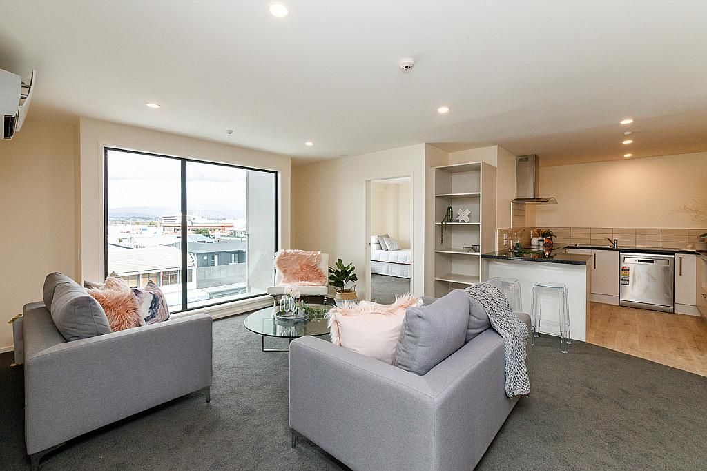 Penthouse Living! 5