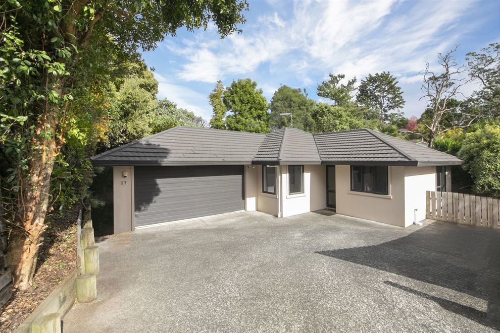 For sale 37 Hewlett Road, Massey - realestate.co.nz