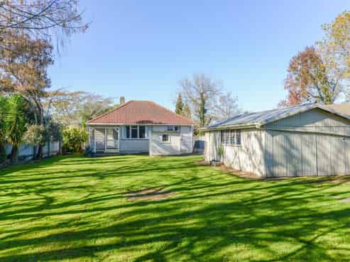 1062 Kauri Street, Mahora