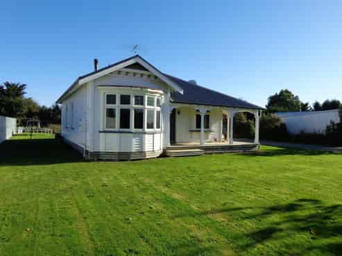 10 King Street, Chertsey