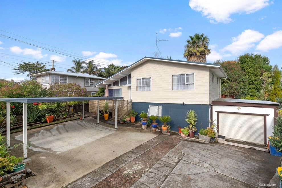 For sale 147 Beach Haven Road, Beach Haven realestate.co.nz