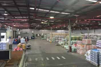 Dalgety Distribution Centre in Wiri - Great Motorway Access