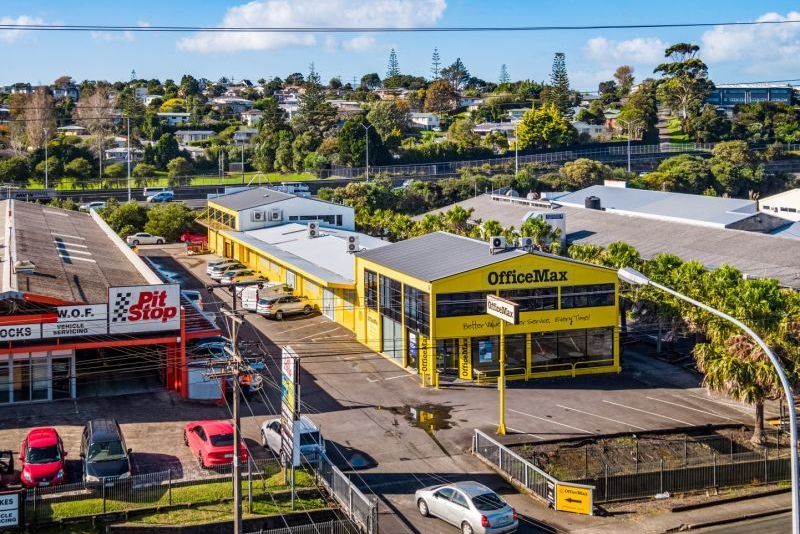 For lease 93 Wairau Road, Wairau Valley realestate.co.nz