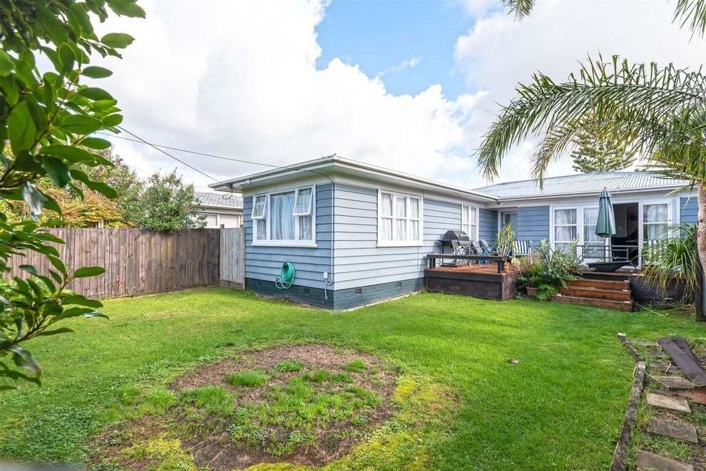 For sale 740 Te Atatu Road, Te Atatu Peninsula realestate.co.nz