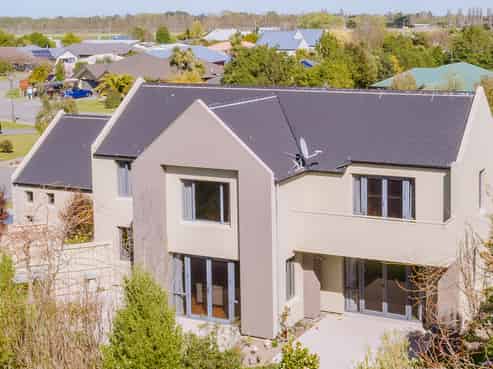 2 Parkinson Place, Woodend