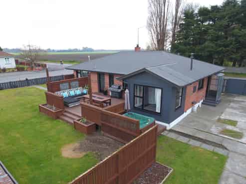 100 Beach Road, Hampstead