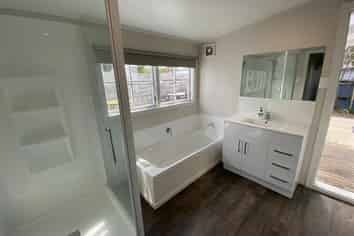 127 Ocean Road, Whangamata