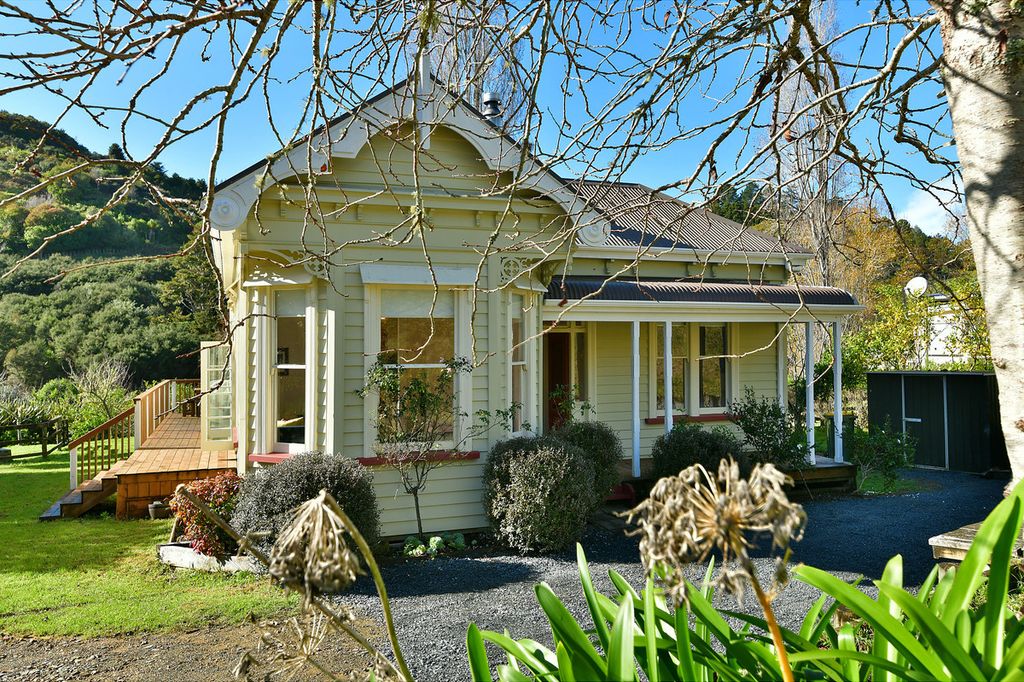 Property value 20 Ahuroa Road, Puhoi realestate.co.nz