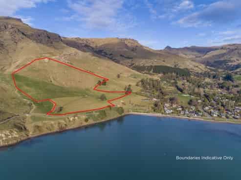 16 Camp Bay Road, Purau