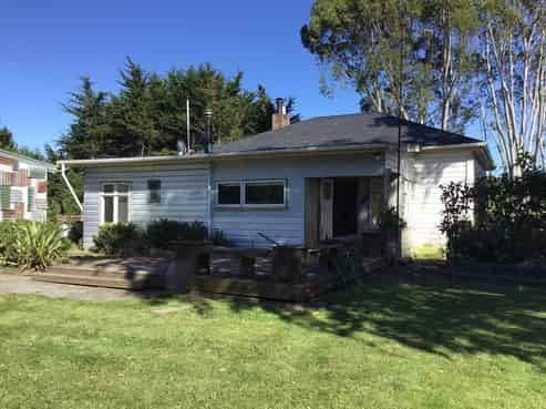 657 Domett Road, Domett