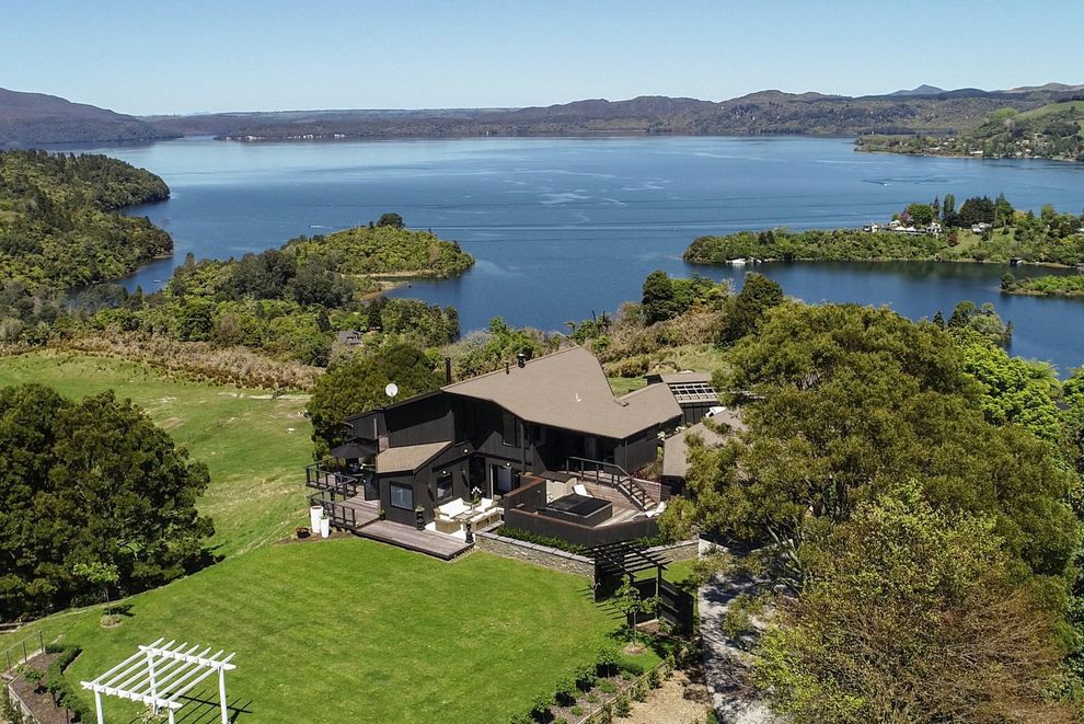 For sale 552 Spencer Road, Lake Tarawera realestate.co.nz