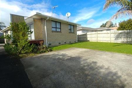 For rent Sunny 3 Bedroom House in Bucklands Beach realestate.co.nz