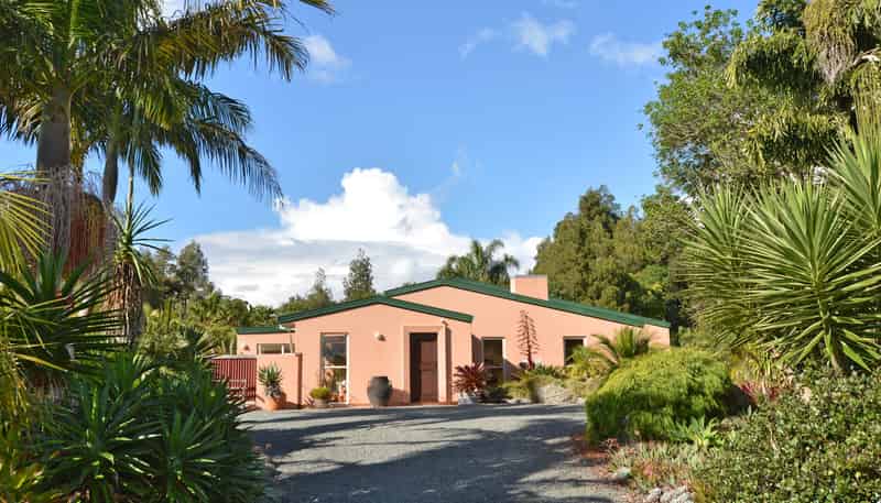 56 Springs Road , Maungatapere
