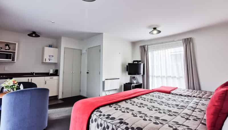 Motel Business, Riccarton