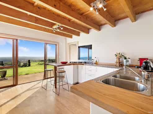 133 Kohanga Road, Te Kohanga