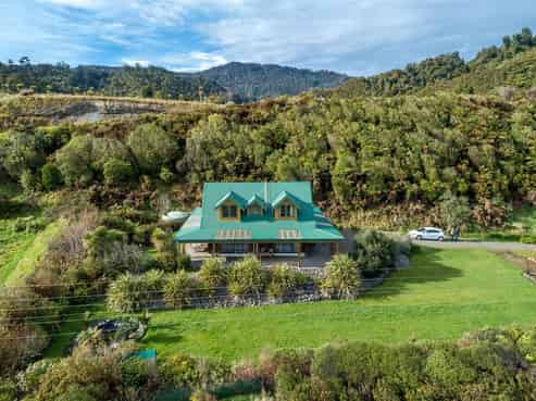 652 Nikau Road, Seddonville