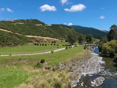 8 Serpentine River Road, Aniseed Valley