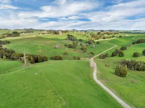 2030 Ararua Road, Otamatea Surrounds