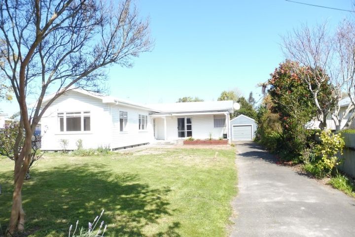 For rent Three bedroom property with garage available in Wairoa