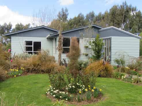 772 Hunter Makikihi Road, Hunter