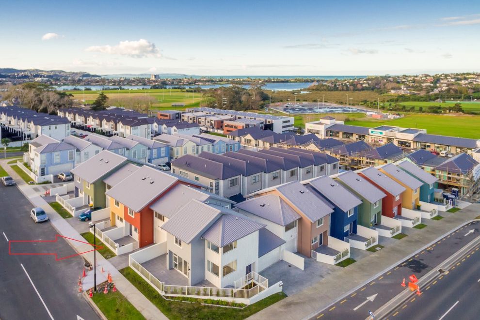 For rent As new townhouse in central Millwater realestate.co.nz