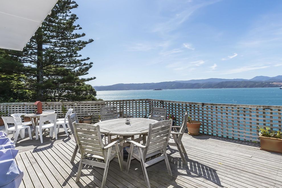 For sale 467 Karaka Bay Road, Karaka Bays realestate.co.nz