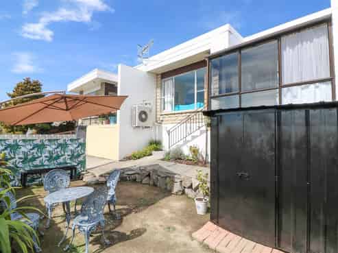 2/82 Arthur Street, Seaview