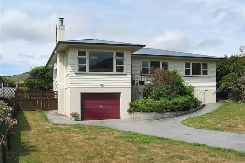 For rent 59 Redwood Ave, Tawa realestate.co.nz
