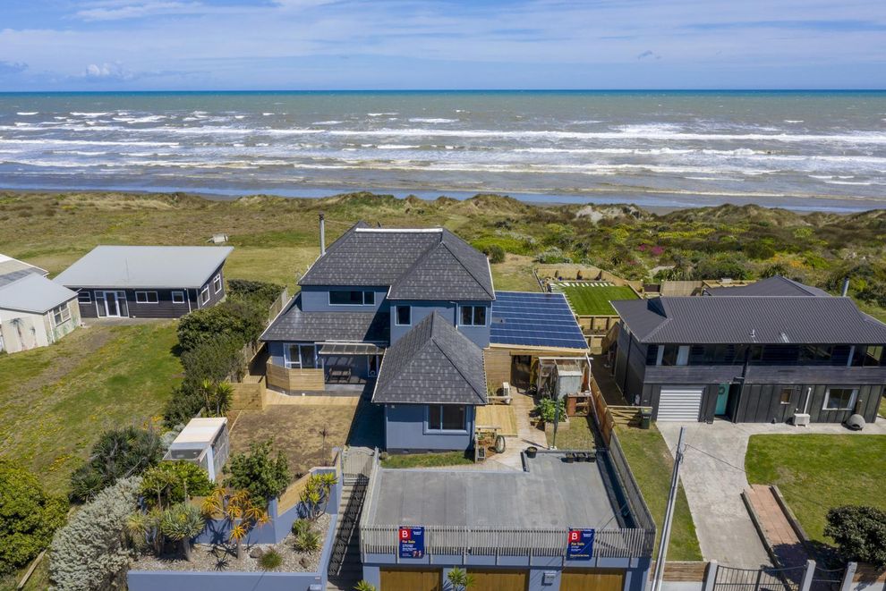 For sale 14 Marine Parade, Foxton Beach realestate.co.nz