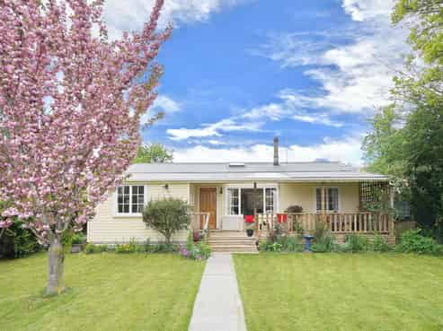 1659 Cust Road, Cust