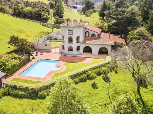 702 Moonshine Hill Road, Moonshine Valley