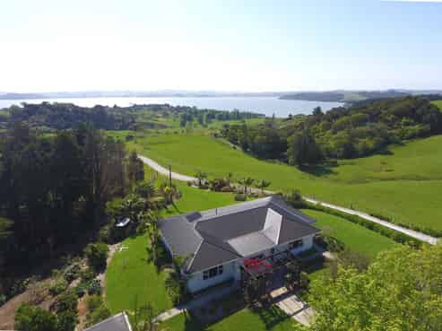 9 Grice Road, Wharehine