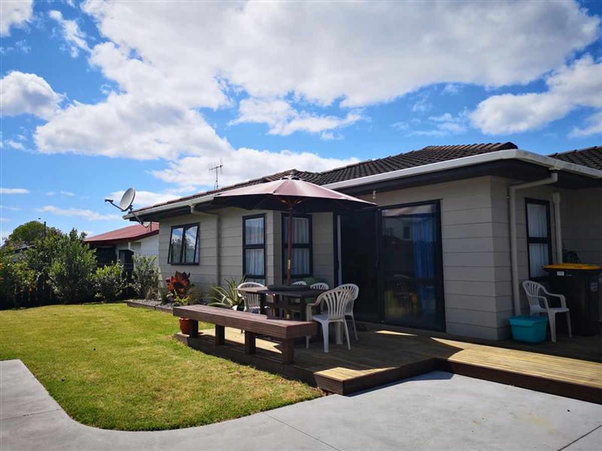 121B MAYFAIR AVENUE,  WHANGAMATA