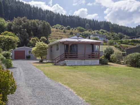 6 Sandy Bay Drive, Mataikona