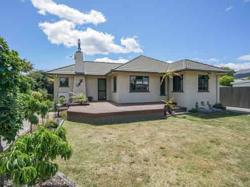 6 Norman Andrews Place, Hope