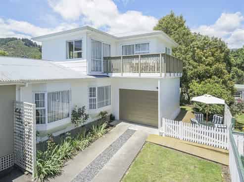 2/240 Bridge Street, The Wood