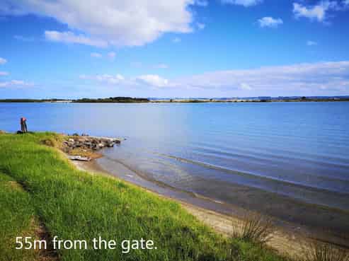 37 Birds Beach Road, Tapora