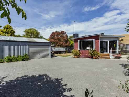 3 Powis Street, Domett