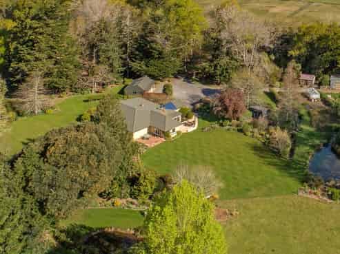 345 Ashley Road, Cust