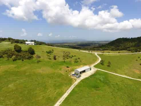 1158 Burma Road, Tapora