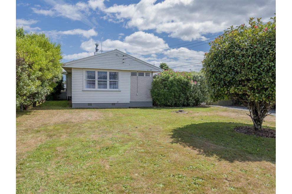 For sale Home plus huge garage - realestate.co.nz