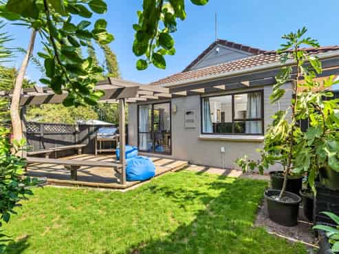 1B Eugenia Rise, Totara Heights