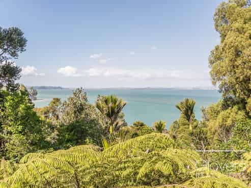 60 Kauri Point Road, Laingholm