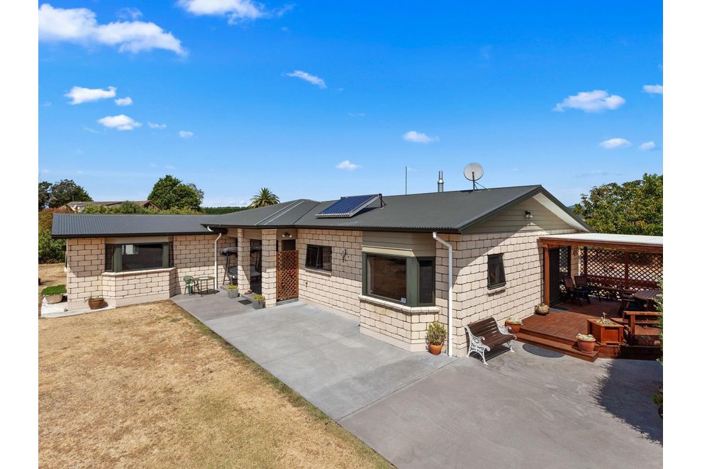 For sale Family home with large shed realestate.co.nz